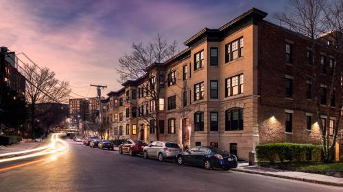 North Brookline Apartamento | A Stylish Stay w/a Queen Bed, Heated Floors. #34