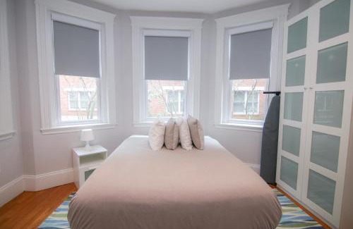 North Brookline Apartamento | A Stylish Stay w/a Queen Bed, Heated Floors. #34