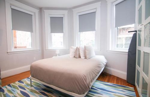 North Brookline Apartamento | A Stylish Stay w/a Queen Bed, Heated Floors. #34