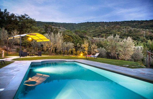 Ferretto Cabaña | A stylish Tuscan cottage for four people with stunning views over the valley and Cortona