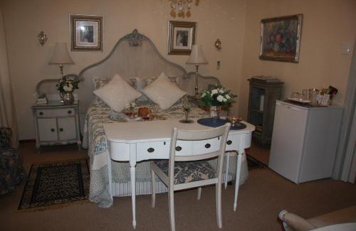 Universitas Casa | A Summer Place Boutique Guest House