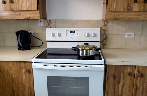 Bayville Apartamento | A super secure home from home for the discerning traveller to relax in.