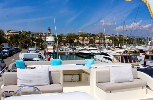 Antibes City Centre Alquiler De Eote | A superb modern yacht