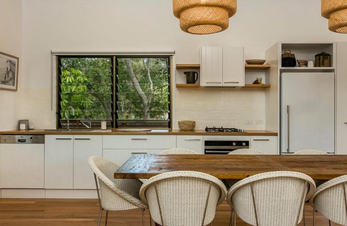 Suffolk Park Casa | A SWEET ESCAPE - Alcorn House