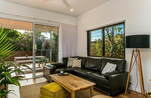Suffolk Park Casa | A SWEET ESCAPE - Alcorn House