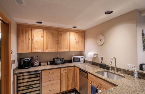 Dundee Casa | A Taste Of Dundee: Hot Tub, Fire Pit - Wine Escape