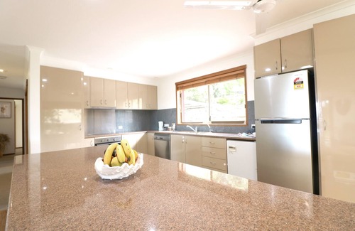 Berrambool Casa | A Touch of Bali - 3 Bedroom Pet friendly home. 3+ nights