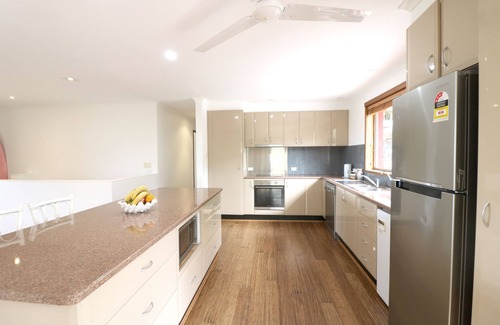 Berrambool Casa | A Touch of Bali - 3 Bedroom Pet friendly home. 3+ nights