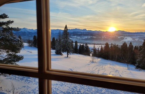 Rzepiska Casa | A traditional wooden highland house with an amazing view of the Tatra Mountains