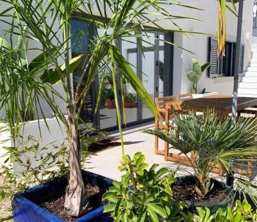 Lagoa e Carvoeiro Apartamento | A Tranquil Garden Apartment, Carvoeiro - Benagil