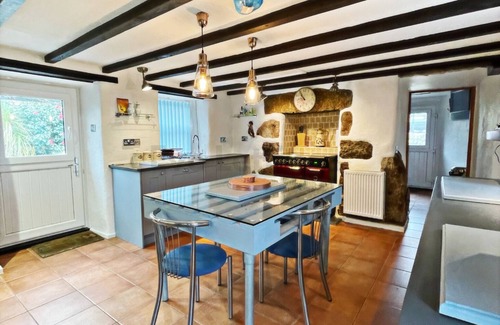 Chysauster Cabaña | A Tranquil, quirky cottage with large garden - perfect for families