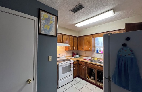 St. Marys Casa | A travelers home, community pool, center location