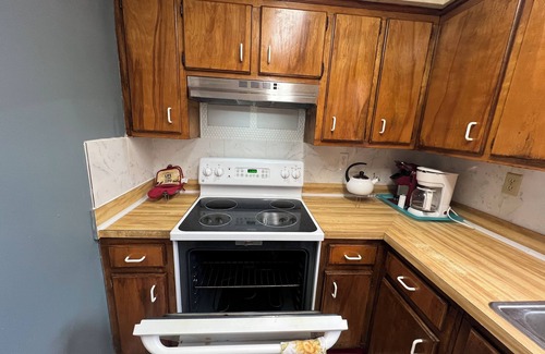 St. Marys Casa | A travelers home, community pool, center location