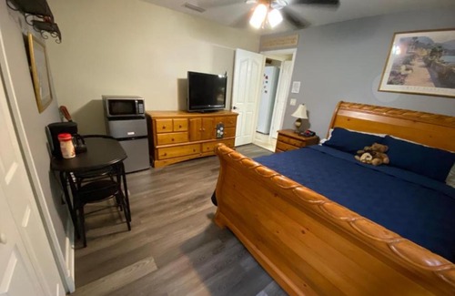 Port Saint Lucie Casa | A Treasure Coast Gem- Private entrance and private bathroom