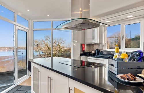 Pembroke Dock Cabaña | 4 bedroom accommodation in Pembroke Dock