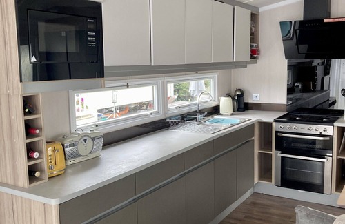 Cross Inn Casa | A true home from home, stylish modern 12 ft wide caravan near beautiful New Quay