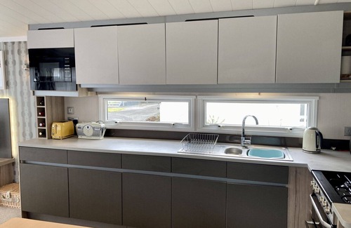 Cross Inn Casa | A true home from home, stylish modern 12 ft wide caravan near beautiful New Quay