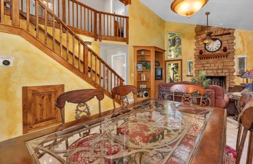 Shaver Lake Casa | A Tuscan Adventure in California 3 BDR Sleeps 8