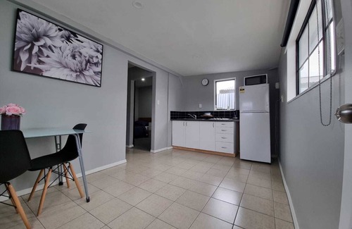 Hastings Apartamento | A two-bedrooms guest house in the city!