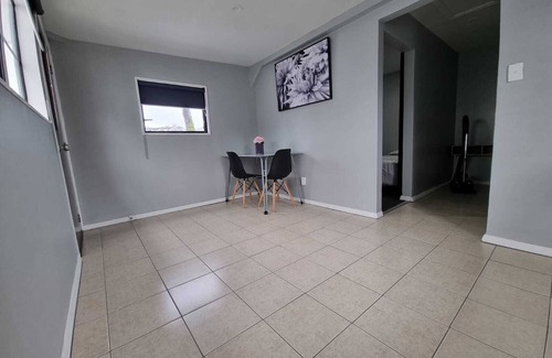 Hastings Apartamento | A two-bedrooms guest house in the city!