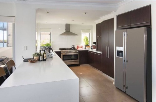 Geographe Casa | A two-story luxury home on the Port Geographe Canals