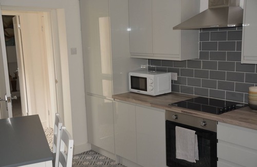 Merthyr Tydfil Cabaña | A unique and stylish getaway cottage. Short stroll to Cyfarthfa Park/Castle.