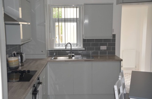 Merthyr Tydfil Cabaña | A unique and stylish getaway cottage. Short stroll to Cyfarthfa Park/Castle.