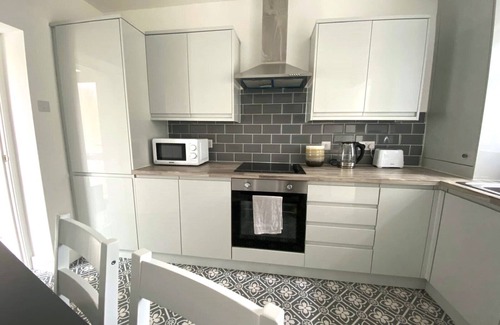 Merthyr Tydfil Cabaña | A unique and stylish getaway cottage. Short stroll to Cyfarthfa Park/Castle.