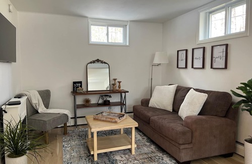Delmar Apartamento | A unique and tranquil getaway at a cozy garden level apartment