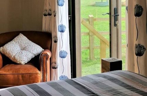 Brisley Cabina | Luxury Shepherds Hut in beautiful Brisley for 2, nr North Norfolk
