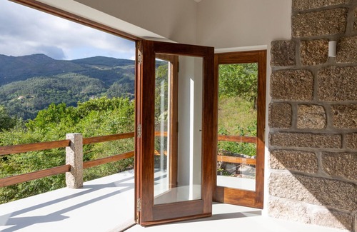 Vieira do Minho Casa | A unique hideaway, embraced by the breathtaking hillside of Caniçada, Gerês