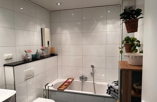 Laar Apartamento | A&V Apartments Wunderschöne Rheinblick Wohnung zum entspannen Apt Ela