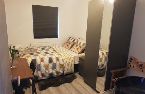 Mayfield Casa | A Very NICE ROOM WITH PRIVATE TOILET AND SHOWER