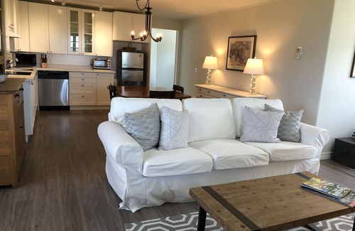 Creemore Casa | A very special getaway in a private Coach House in the Purple Hills of Creemore