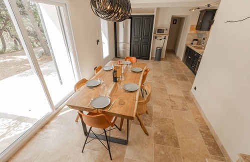 Puyloubier Casa | A villa in a vineyard estate. With a swimming pool, jacuzzi and sauna – Sleeps 6