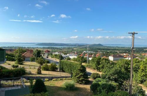 Balatonfured Villa | A- Villa (Vendégház)