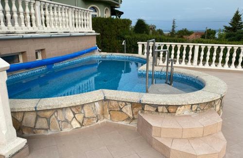 Balatonfured Villa | A- Villa (Vendégház)