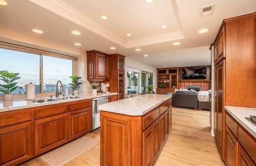 El Cajon Casa | A Walk in the Clouds: Stunning Views, Game Room, Pool & Hot Tub!