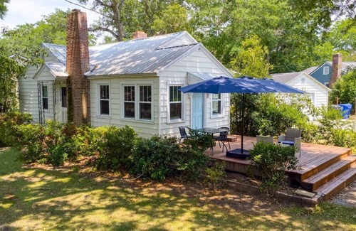 North Charleston Casa | A Walk in the Pines - Bright & Cute 3br 2ba Home