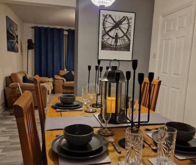 Newport Casa | A warm welcome from Wales 1 Mile from the ICC