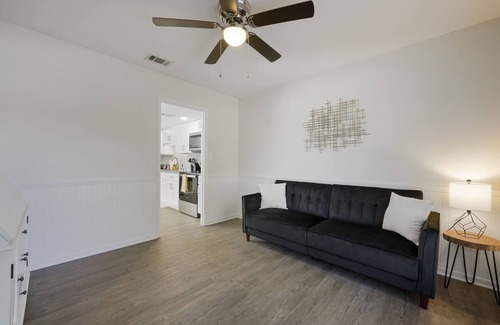 Ocean City Casa | A Wave From It All - 10 Min from the beach - Renovated - Sleeps 6