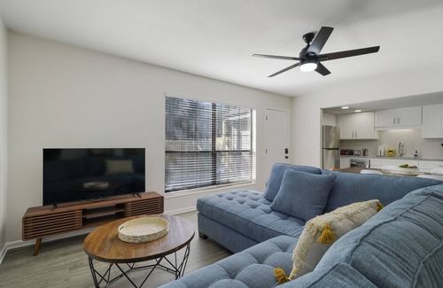 Ocean City Casa | A Wave From It All - 10 Min from the beach - Renovated - Sleeps 6