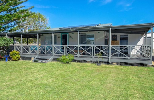 Berrara Casa | A Wave from it All