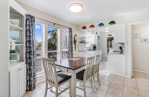 Sailhouse Condominio | A Wave From It All Rryc22 3 Bedroom Condo by RedAwning