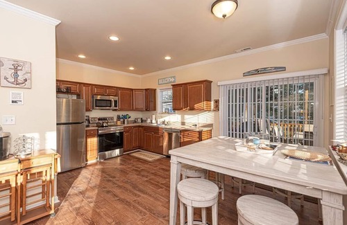 Ocean Pines Casa | A Wave From It All-Non Group Rental-Sleeps 6