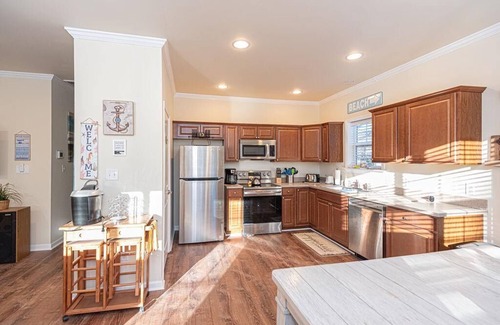 Ocean Pines Casa | A Wave From It All-Non Group Rental-Sleeps 6