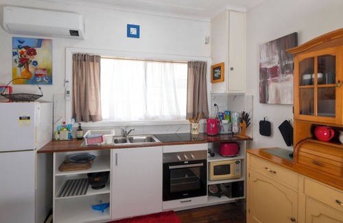 Cronulla Apartamento | A welcoming and cosy unit that is near Wanda beach and Cronulla Golf Course