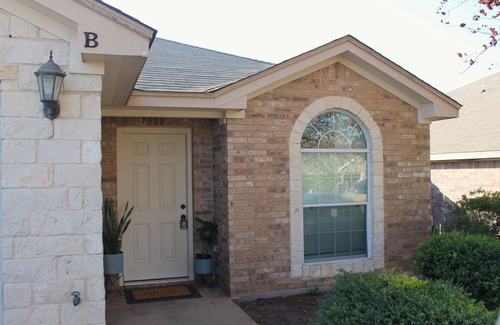 Killeen Casa | A welcoming newly renovated home near Ft. Cavaso and Belton Lake.