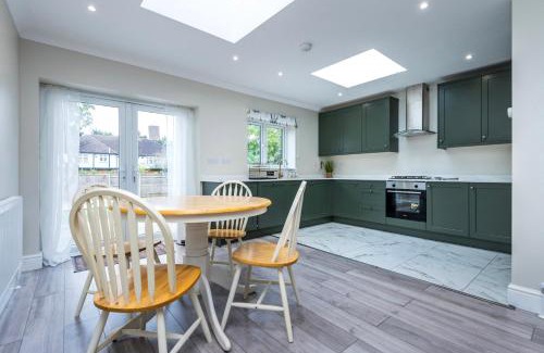 Merton Casa | A wonderful and spacious house in a charming road