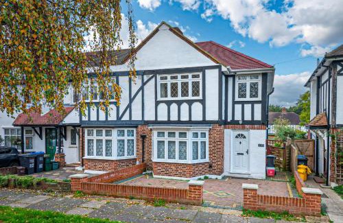 Merton Casa | A wonderful and spacious house in a charming road